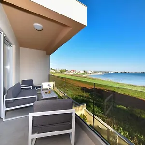  Vila Beachfront With Hot Tubs Sun Garden