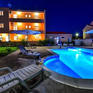  Apartment Bonex